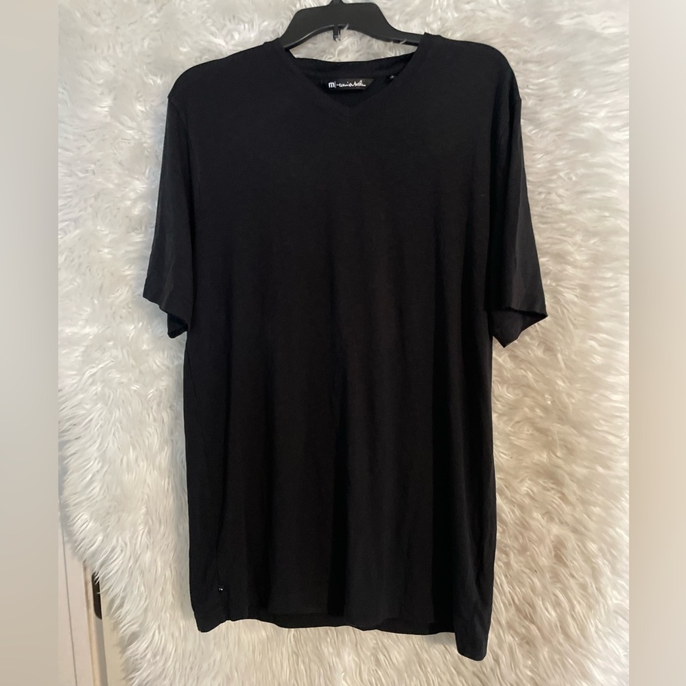 Travis Mathew Men’s Cloud Short Sleeve V-Neck Black T-Shirt. Size Large